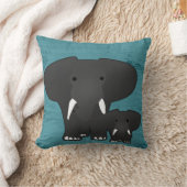 Elefant mit einem Baby Kissen (Decke)