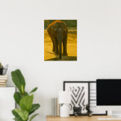 Elefant mit Verzweigung an der Wasserkante Poster (Heimbüro)