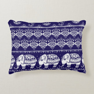 Elefant, Paisley: Vintages Stammesmuster. Dekokissen