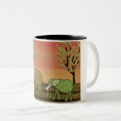 Elefant-Sonnenuntergang Zweifarbige Tasse (VorderseiteRechts)
