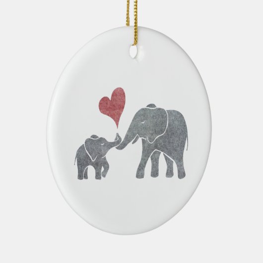 Elefant umarmt graue Mama und Baby mit rotem Keramikornament (Rechts)