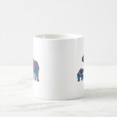 Elefant umarmt Regenbogen-Mama und Baby mit Herzen Kaffeetasse (Mittel)