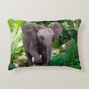 Elefant und Dschungel Zierkissen