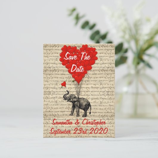 Elefant und rotes Herz Save the Date Ankündigungspostkarte (Stehend Vorderseite)