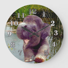 Elefant und Wasser Große Wanduhr