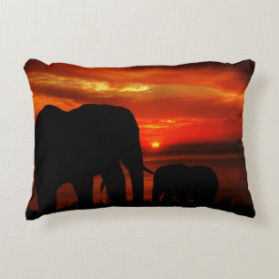 Elefanten bei Sonnenuntergang Dekokissen