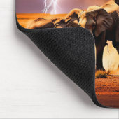 Elefanten im Gewitter Mousepad (Ecke)