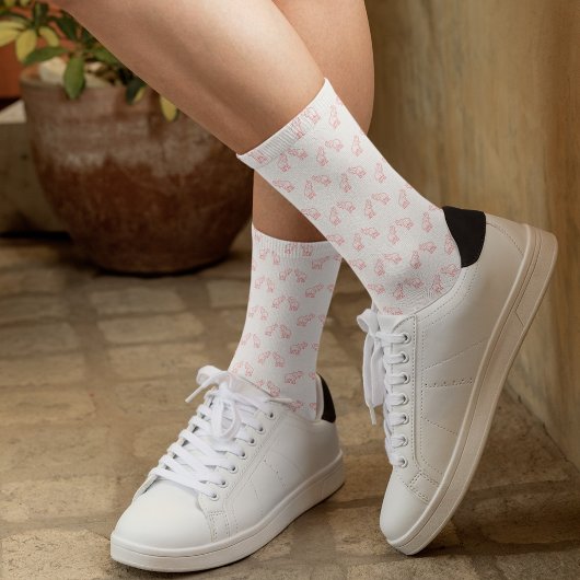 Elefanten in Rot mit erhöhten Stämmen (auf Weiß) Socken