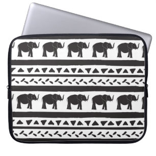 Elefanten, Linien, Dreiecke, dekorativ nahtlos. Laptopschutzhülle