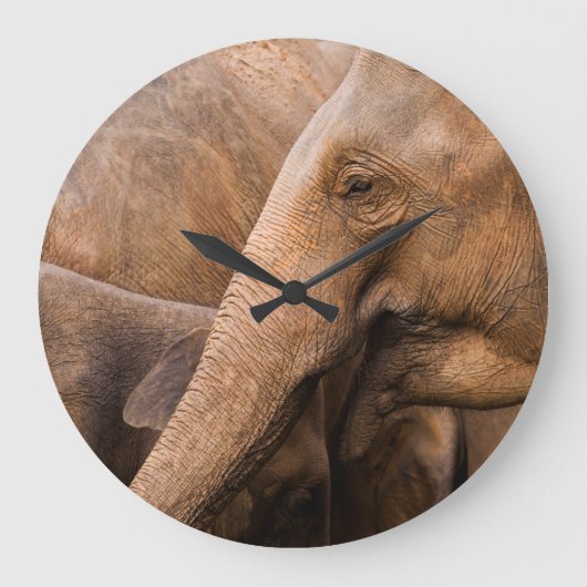 Elefantenfamilie: Majestic Wildlife Große Wanduhr (Vorderseite)
