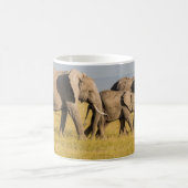 Elefantenfamilienwandern Kaffeetasse (Mittel)