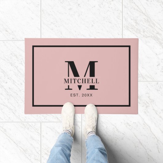 Elegan Blush Pink Monogram Custom Familienname Fußmatte (Indoor)