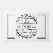 Elegan Mit Monogramm Schwarz-weißer Familienname Fußmatte (Vorderseite)