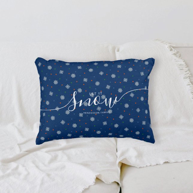 Eleganblau Lassen Sie es nach Belieben schneien Dekokissen (Personalized snowflake custom family name Let it snow blue pillow for holiday home decor)
