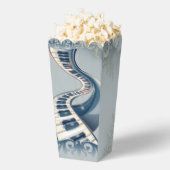 Elegance in piano keys and blossoms.  geschenkschachtel (Geplatzt)