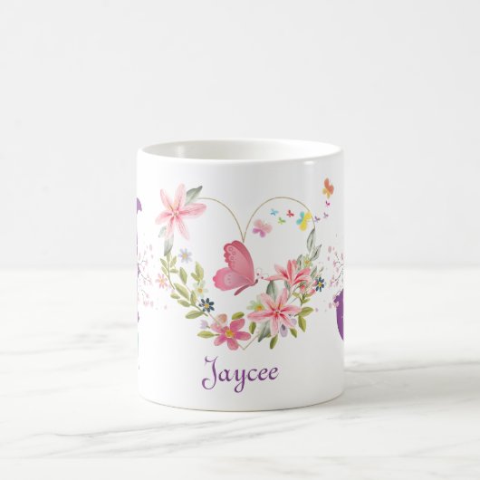 Eleganfarbene Blütenschmetterlingsmonogramm J Kaffeetasse (Mittel)