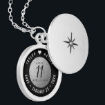 Elegant 11. Hochzeitsfeier Medaillon<br><div class="desc">Gedenken Sie mit diesem eleganten Schloss den 11. Hochzeitstag! Elegante schwarz-weiße Serifen und serifenlose Schriftzüge auf einem rautenplattierten, abgenutzten Stahlhintergrund verleihen diesem besondere Anlass und Meilenstein eine unvergessliche Touch. Passen Sie sich mit den Namen des glücklichen Paares und den Terminen für ihren Stahljubiläum an. Design © W.H. Sim, Alle Rechte...</div>