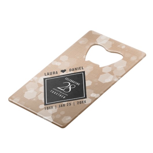 Elegant 28. Linen Hochzeitstag Feier Geldbeutel Flaschenöffner (Vorderseite Schrägansicht)