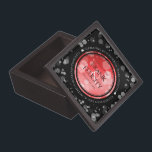 Elegant 40. 80. Ruby Wedding Jubiläum Kiste<br><div class="desc">Feiern Sie den 40. oder 80. Hochzeitstag mit dieser Erinnerungsbox! Elegante schwarz-weiße Serifenschrift mit sechseckigen Konfetti auf rubinroten und schwarzen Hintergründen verleihen diesem besondere Anlass eine unvergessliche Touch und einen außergewöhnlichen Meilenstein. Passen Sie sich mit den Namen des glücklichen Paares, den Jahren der Ehe und den Glückwünschen für ihren Ruby-Jahrestag...</div>