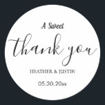 Elegant A Sweet Danke Gastgeschenk Hochzeit Runder Aufkleber<br><div class="desc">Elegant A Sweet Dankeschön Gastgeschenk Hochzeit Classic Round Sticker Elegant A Sweet Dankeschön Gastgeschenk Hochzeit Stickers Hochzeitsaufkleber für Gefälligkeiten, ein Dankeschön-Aufkleber, Gastgeschenk Aufkleber, Hochzeitskartentetiketten, Hochzeitsfeier Gefallen-Etiketten, Gastgeschenk Hochzeit Aufkleber, elegant, danke Ihnen Aufkleber, weiß</div>