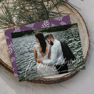Elegant Abundant Blessings Script Lila Foto Feiertagskarte