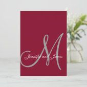 Elegant Affair Burgundy Script Monogram Wedding Einladung (Stehend Vorderseite)