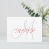 Elegant Affair Coral Gray Monogram Wedding RSVP Karte (Stehend Vorderseite)
