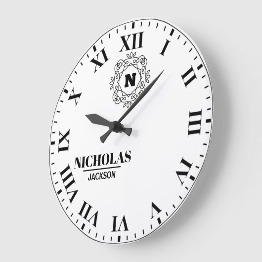  Elegant and minimalist monogrammed Große Wanduhr (Winkel)