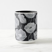 Elegant and Whimsical Poppies Tasse (Zentrum)