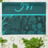Elegant Aqua Aquamarine fette Script Monogram Geschirrtuch (Gefaltet)