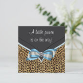 Elegant Baby Blue Leopard Prince Baby Shower Einladung (Stehend Vorderseite)