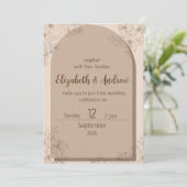 Elegant Beige Floral Wedding Invitation Einladung (Stehend Vorderseite)