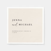 Elegant Beige Script Wedding Names Serviette (Vorderseite)