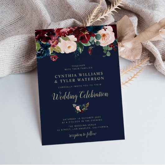 Elegant bemalt Bordeaux & Navy Blumenhochzeit Einladung