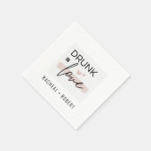 Elegant Betrunken in der Liebe Moderne Hochzeitsfe Serviette (Ecke)