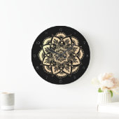 Elegant Black and Gold Mandala Flower Große Wanduhr (Zuhause)