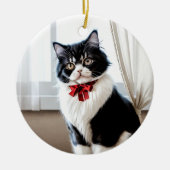 Elegant Black and White Cat Portrait Keramik Ornament (Vorne)