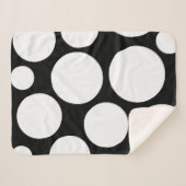 Elegant Black and White Polka Dot Blanket Sherpadecke (Vorderseite (Horizontal))