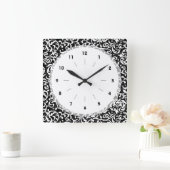 Elegant Black and White Tudor Gardens Floral Quadratische Wanduhr (Zuhause)