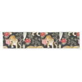 Elegant Black Chinoiserie Tiger and Peony Pattern Kurzer Tischläufer (Horizontal)