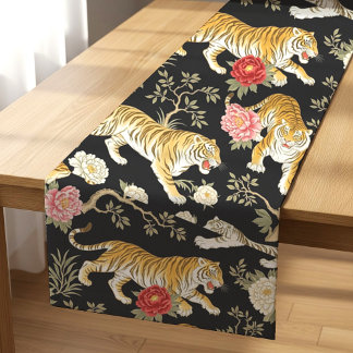 Elegant Black Chinoiserie Tiger and Peony Pattern Kurzer Tischläufer