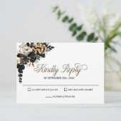 Elegant Black Floral Wedding RSVP Karte (Stehend Vorderseite)