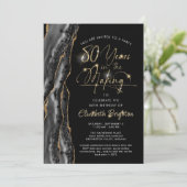 Elegant Black Gold Agate Script 80. Geburtstag Einladung (Stehend Vorderseite)