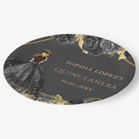 Elegant Black Gold Floral Princess Quinceanera Pappteller (Schrägansicht)