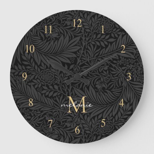Elegant Black Gold Floral Script Monogram Große Wanduhr (Vorderseite)