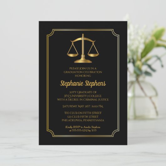Elegant Black | Gold Law Attorney Graduation Party Einladung (Stehend Vorderseite)