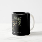 Elegant Black Gold Monogram Eukalyptus Greenery Zweifarbige Tasse (VorderseiteRechts)