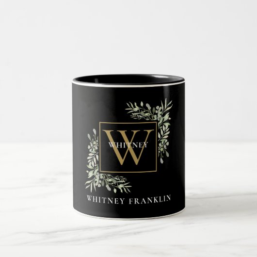 Elegant Black Gold Monogram Eukalyptus Greenery Zweifarbige Tasse (Mittel)