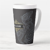 Elegant Black Gold Paisley Monogram Milchtasse (Rechte Ecke)