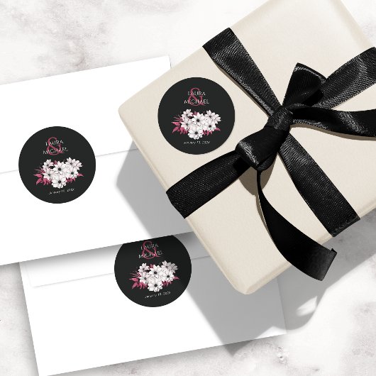 Elegant Black Magenta Floral Runder Aufkleber